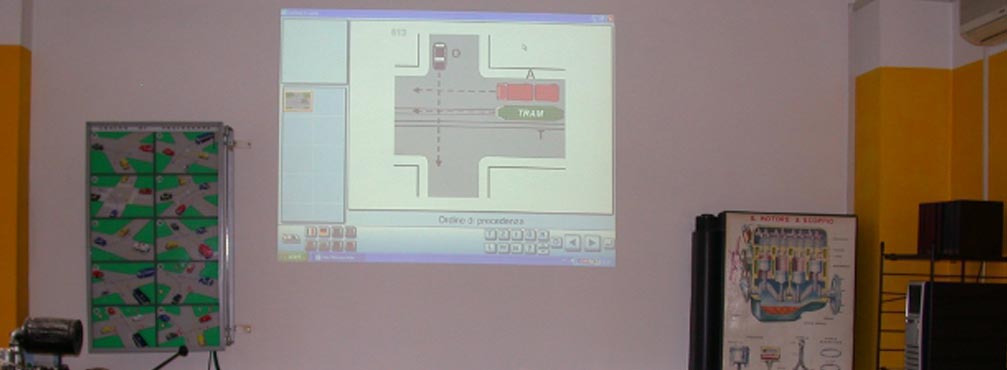 Materiali e proiezione didattica nell’aula di teoria Cleca
